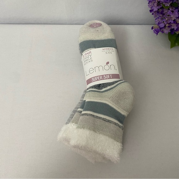 Lemon Women's , 5 Pairs Super Soft Cozy Ankle Socks, NWT - Picture 3 of 6